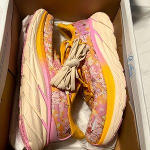 Hoka Free People Movement Clifton sz 6.5